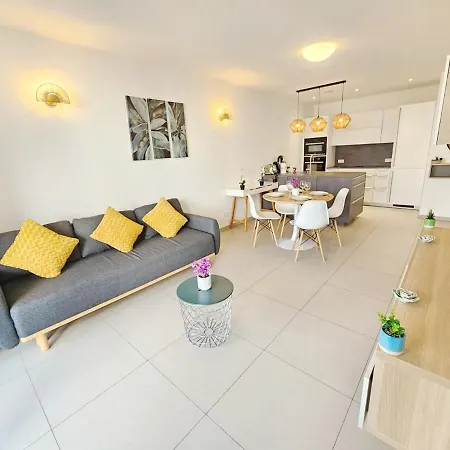 Cozy Retreat W Outdoor&parkind Space Apartman *